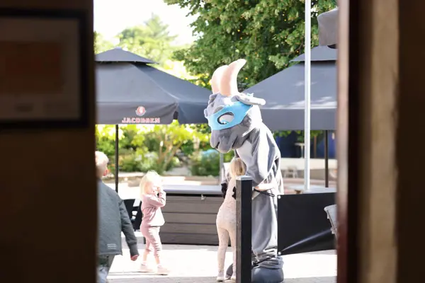 /media/2ewdfxeo/maskot_4o5a8287_1920px.jpeg?v=1dad2cecd651260