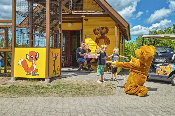 /media/jnybdfkt/hugolege1.jpg?v=1d95d70db44a690